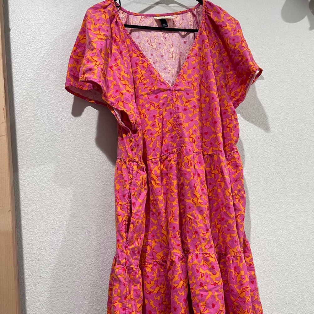 Floral midi dress W/ pockets!